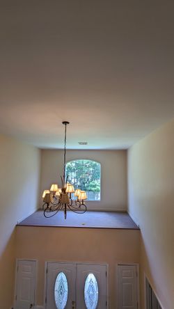 Chandelier... Very Nice