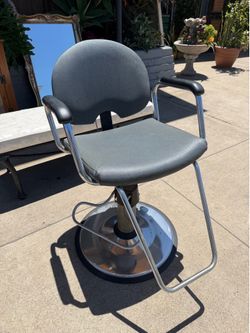 Salon chair