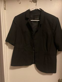 The limited short sleeve blazer