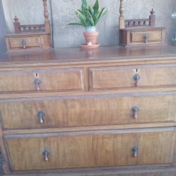 Dresser