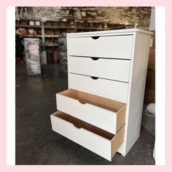 Dresser/ Five drawers dresser