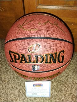 Kobe Bryant Sign Basketball