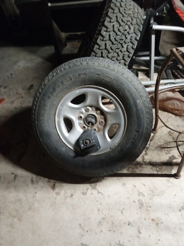 Spare Rim And Tire 225/70/16 $30