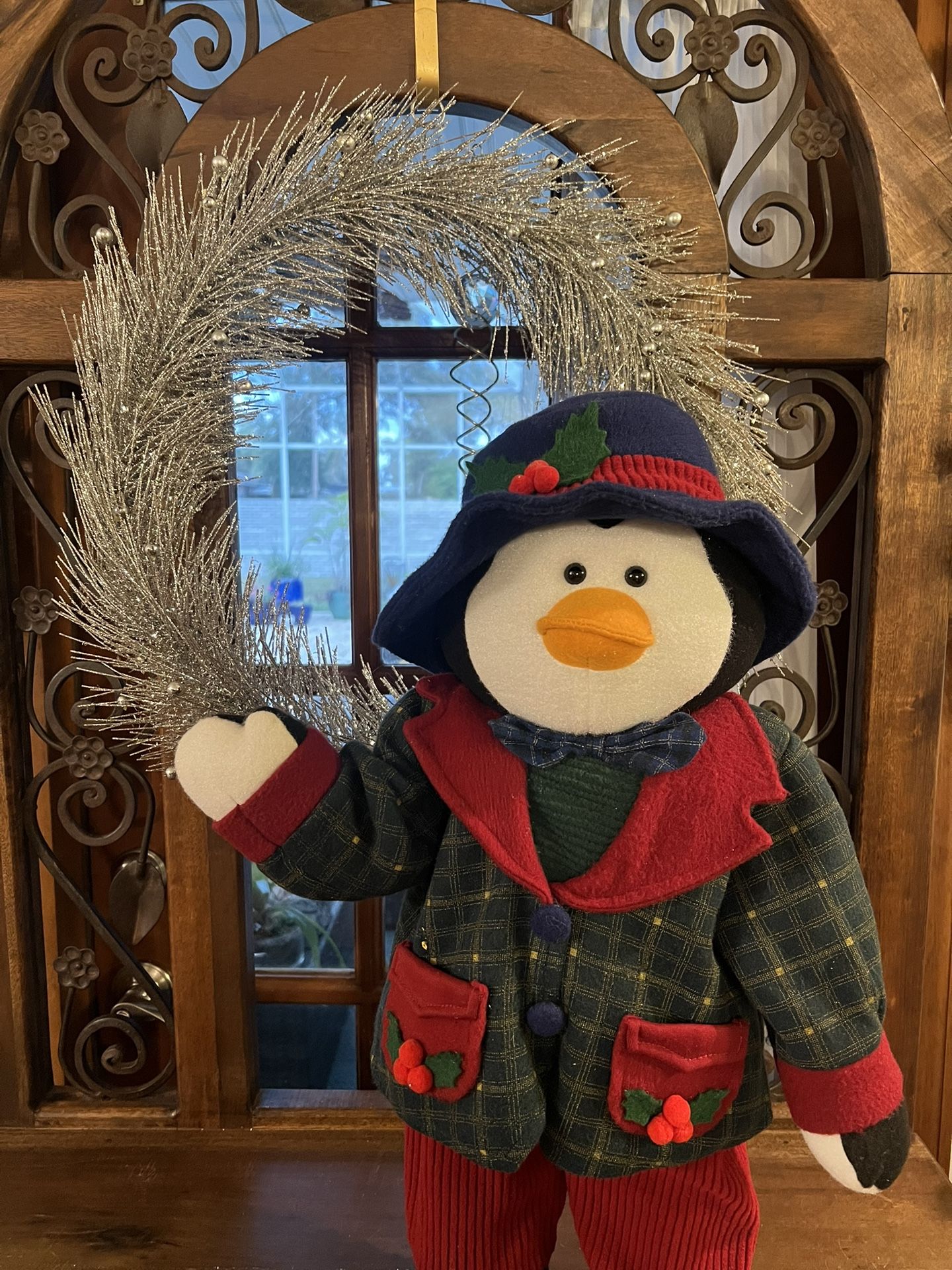 Christmas Penguin 25x10 Silver/Icy Wreath &25 For All See Description