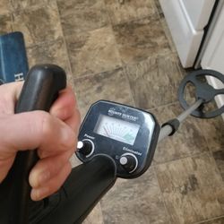 Bounty Hunter Metal Detector