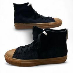 Brand New Converse (W9)