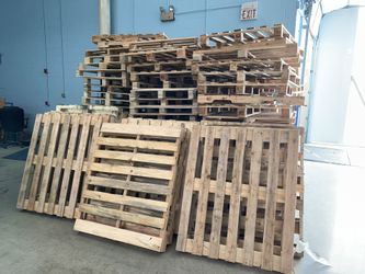 Great condition Wooden Pallets for sale, local pick up