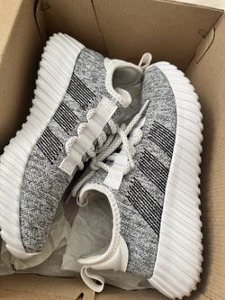 Adidas women’s 8