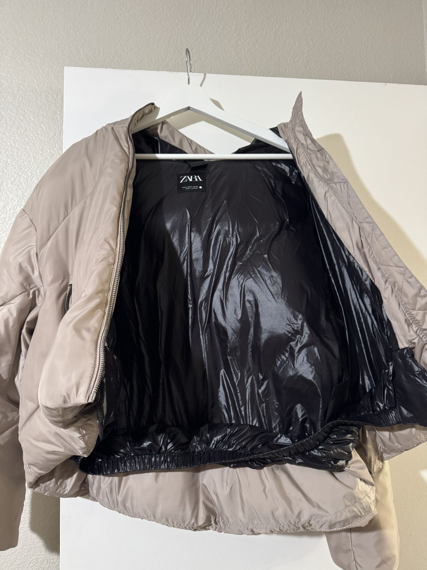 Zara cropped puffer jacket SIZE M