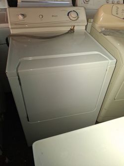 Maytag Front-Load Electric Dryer White /SecadorabDe Luz