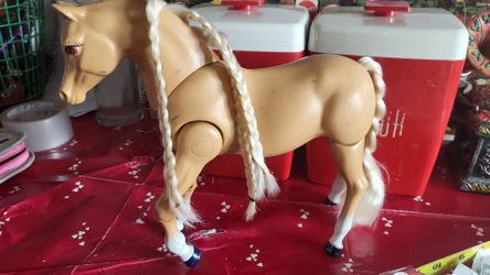 Vintage 1993 Mattel Barbie High Stepper Palomino Walking Horse (WORKS)