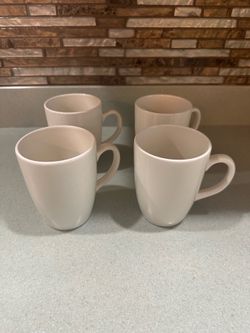 Set of 4 Thomson pottery mugs