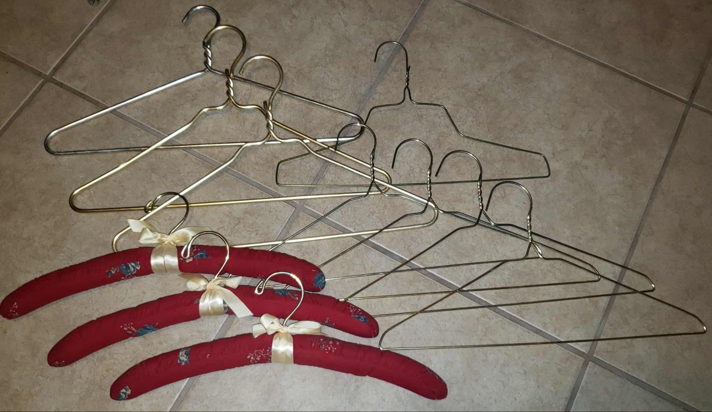 X11 VINTAGE MID CENTURY GOLD BRASS METAL FLORAL FLOWER ROSE BURGUNDY BLUE YELLOW RIBBON BOW FABRIC CLOTHES CLOTHING DRESS HANGERS