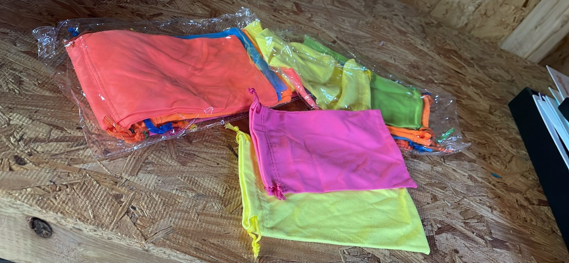 Sunglass / Eyeglass Microfiber Bags- Bulk Lot Of 20. Bright Colors