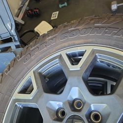 35inch Tires W/ Stock 20s