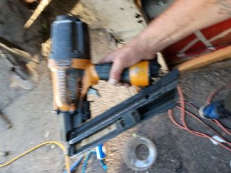 Nail gun