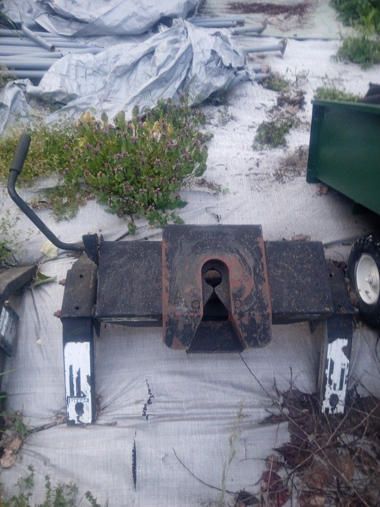 Reese 5th Wheel Hitch/15,000 Lb