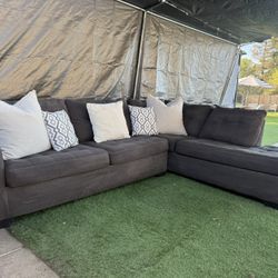 Gray Sectional Couch DELIVERY AVAILABLE 🚚