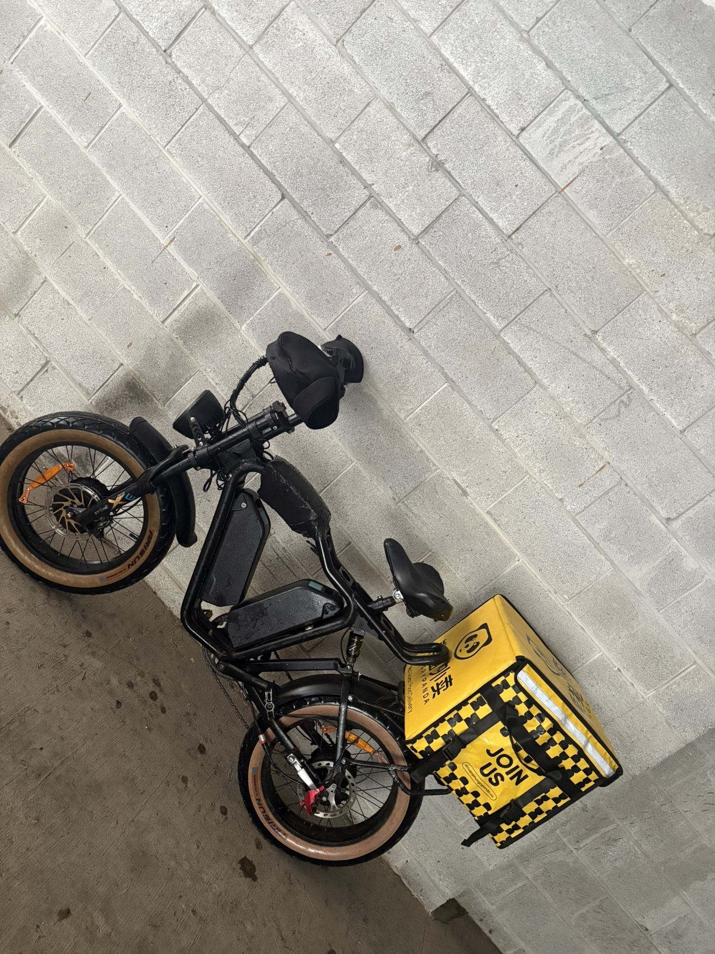 1600$