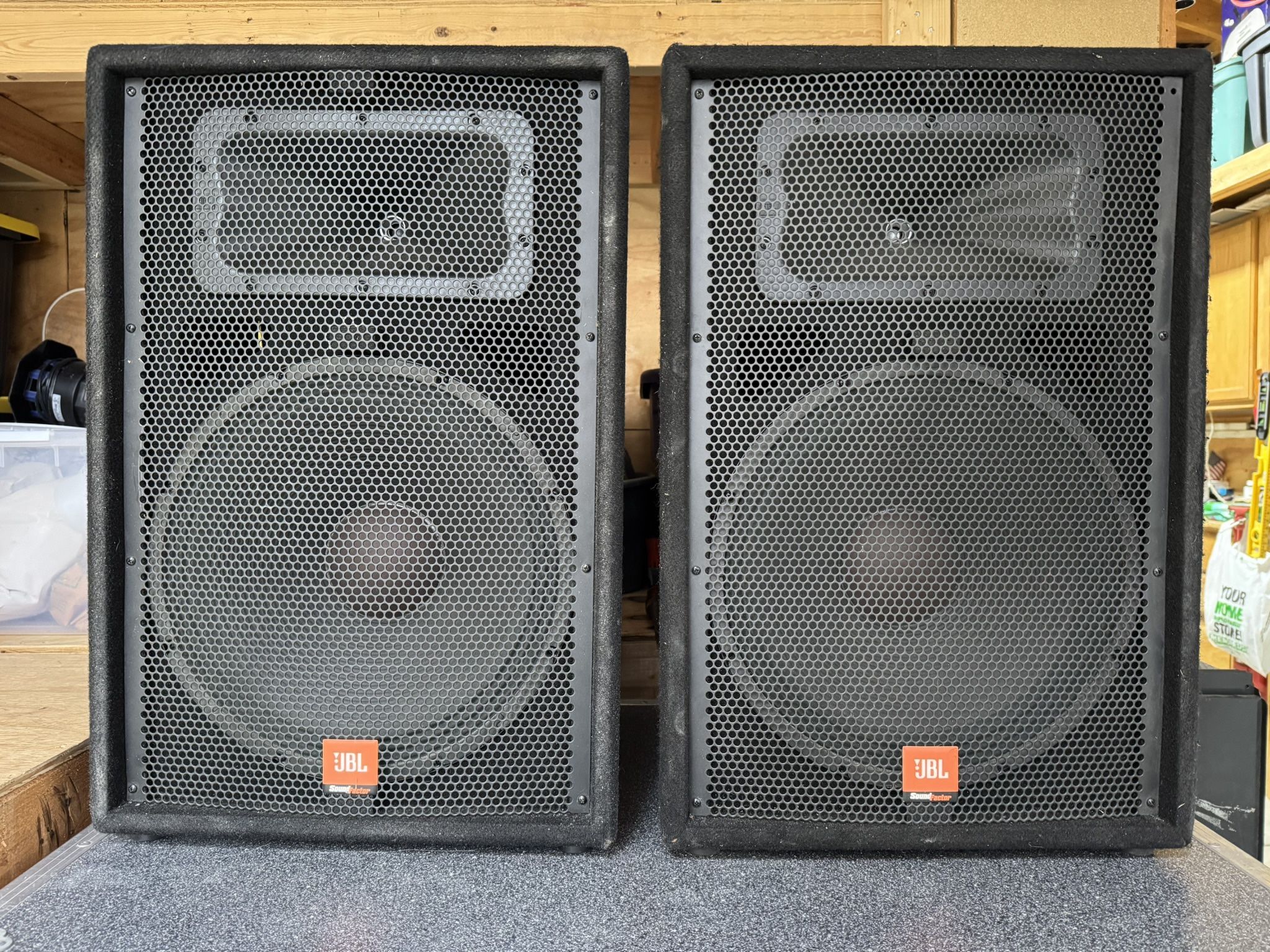 JBL SF15 Speakers In Perfect Condition