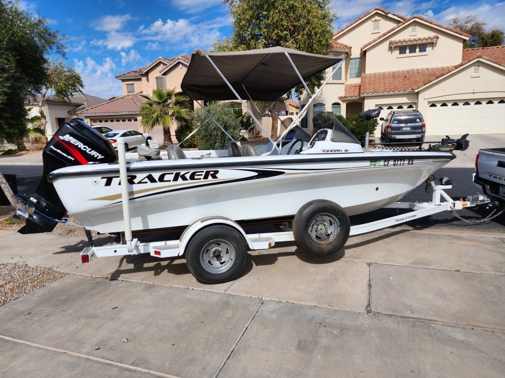 2004 Tracker Tundra V 18