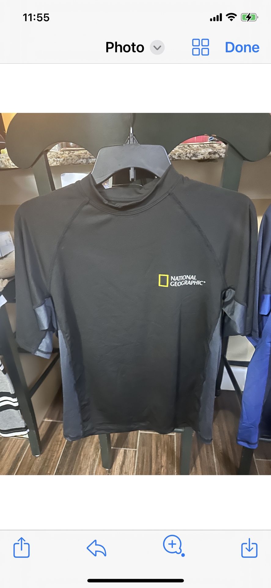National Geographic Shirt New Size Small 