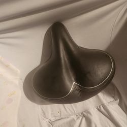 NEW  COMFORTAL SEAT  NEVER USED 