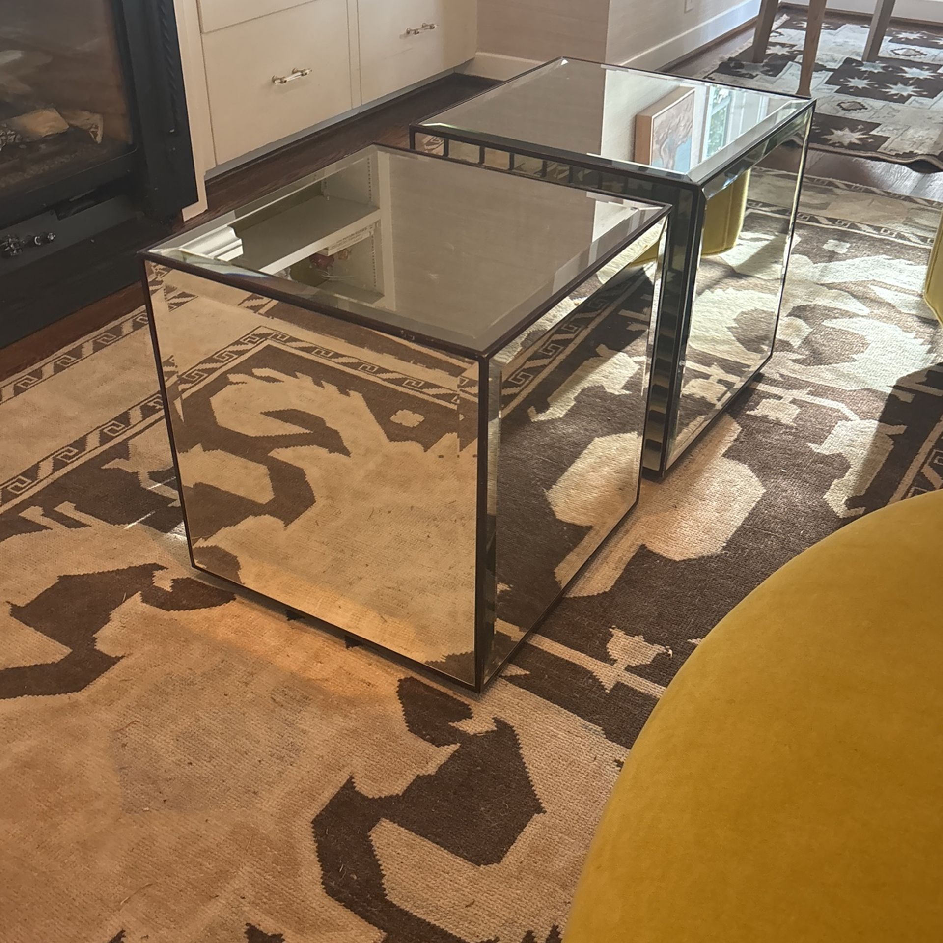 Set Of 2 Mirrored Cube Tables 