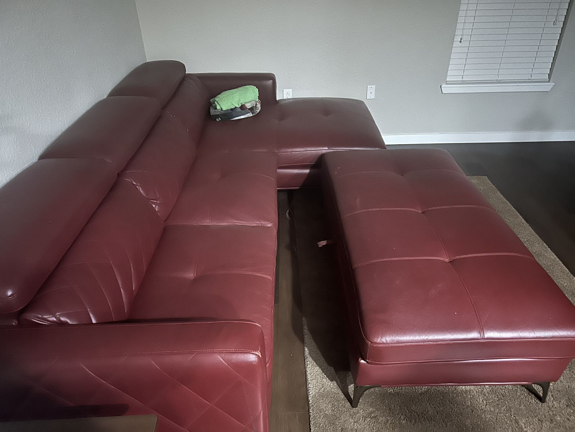 Sofa With Left Chaise Lounge And Storage ottoman