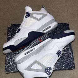 Jordan 4 Midnight Navy 
