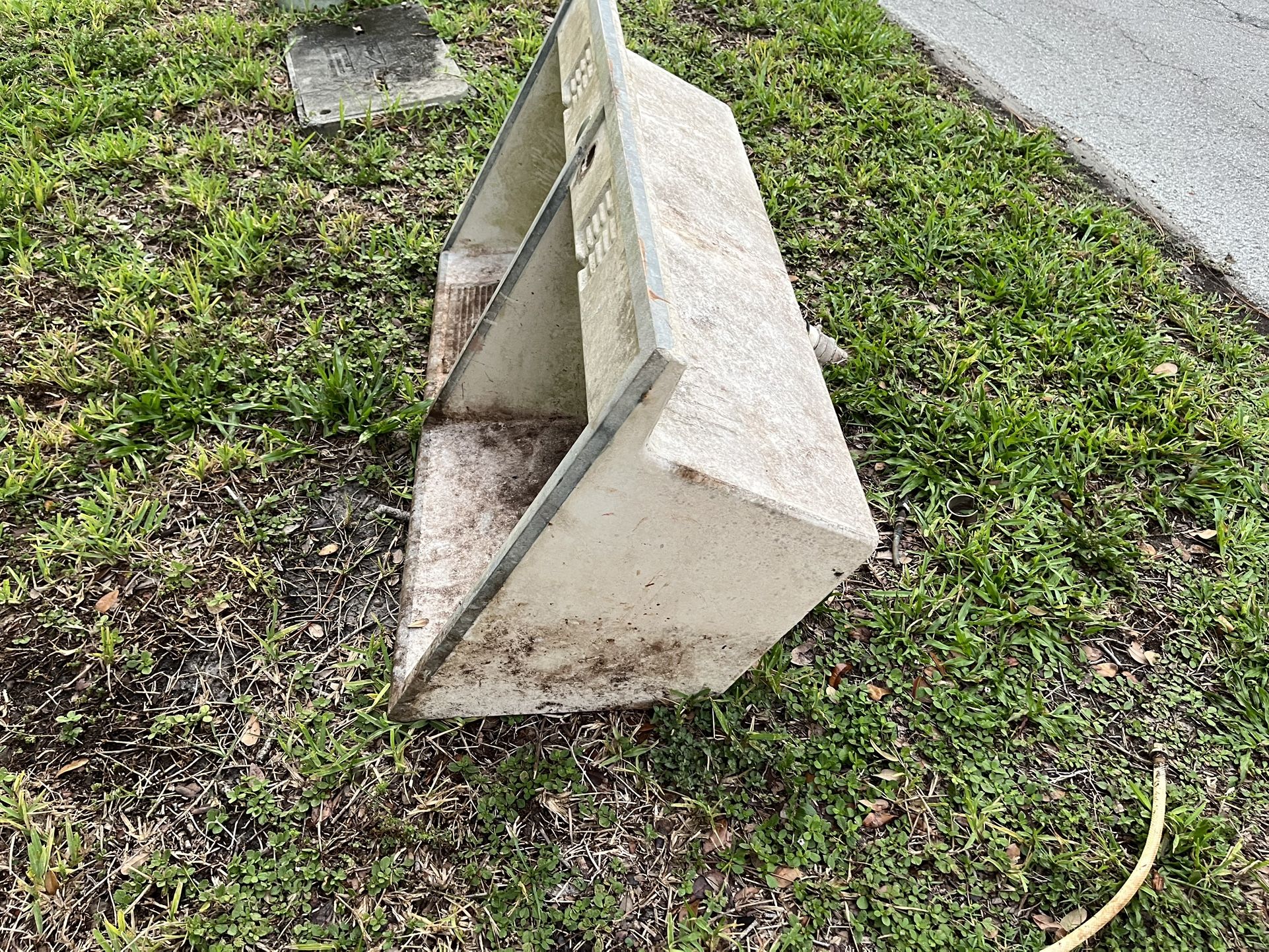 Cement double sink antique