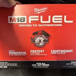 Milwaukee M18 FUEL 18V Lithium-Ion Brushless Cordless 6-1/2 in. Circular Saw (Tool-Only)