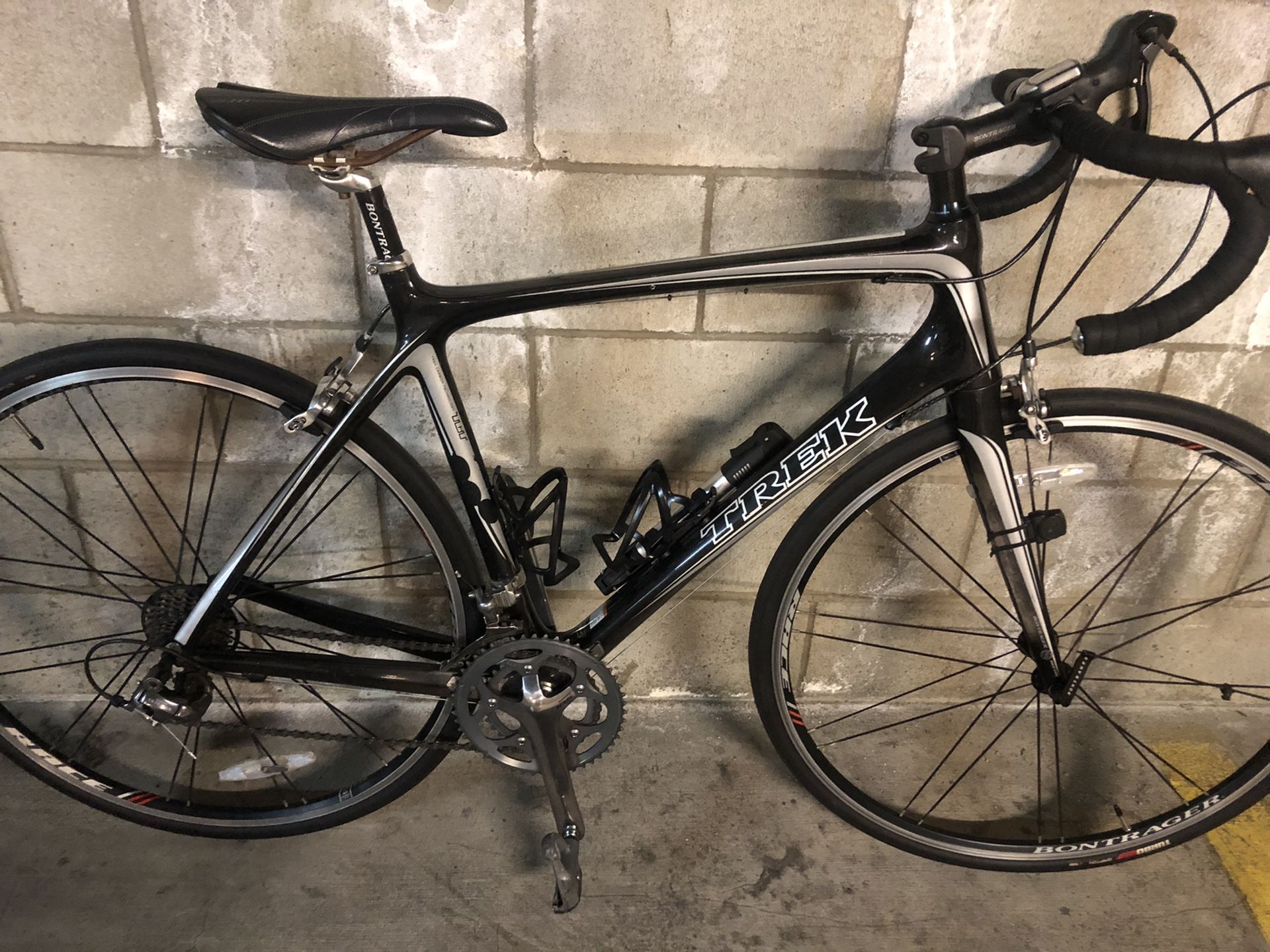 Trek full carbon road bike 55 cm like new