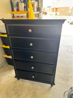 Dresser Chest