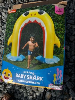 Baby Shark Kids arch sprinkler