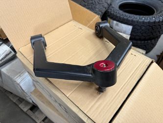16-24 Nissan Titan Zone off-road upper control arms (brand new)