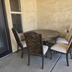 5 Piece Round Dinning Table