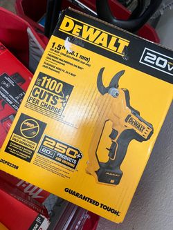 DeWalt 20V MAX Cordless Pruner (DCPR320B)