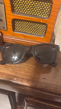 Meta glasses