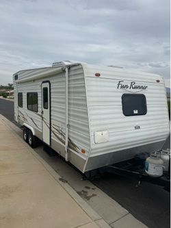 24 ft Carson fun runner toy hauler