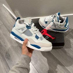Air Jordan 4 Military Blue