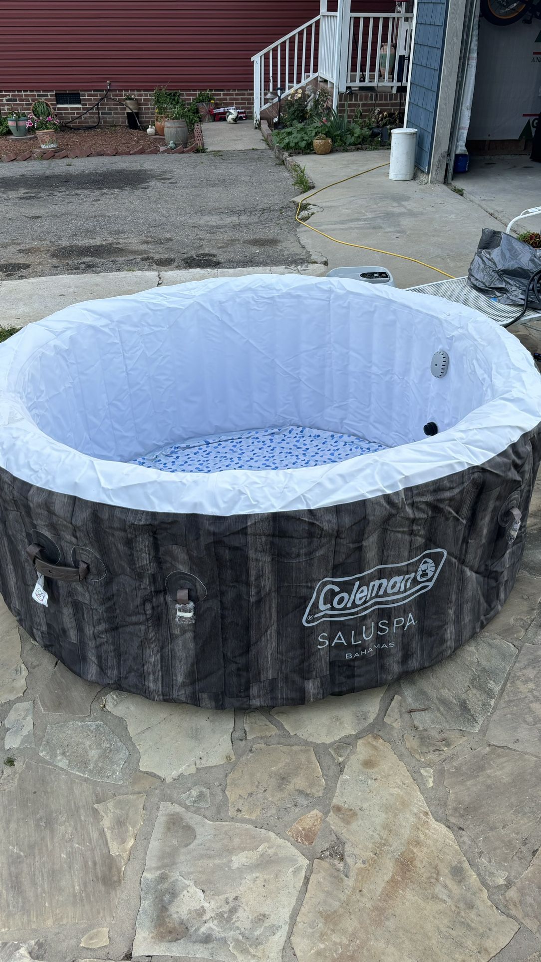 Coleman Saluspa Bahamas Hot Tub