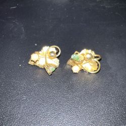 Vintage  Clip On Earrings Brushed Gold Tone Pearl Accent Detail Excellent Preown