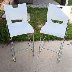 2 Wonderful White Chairs 