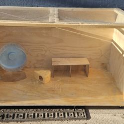 Hamster enclosure and accessories