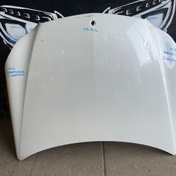 Mercedes Benz E-Class Hood Oem