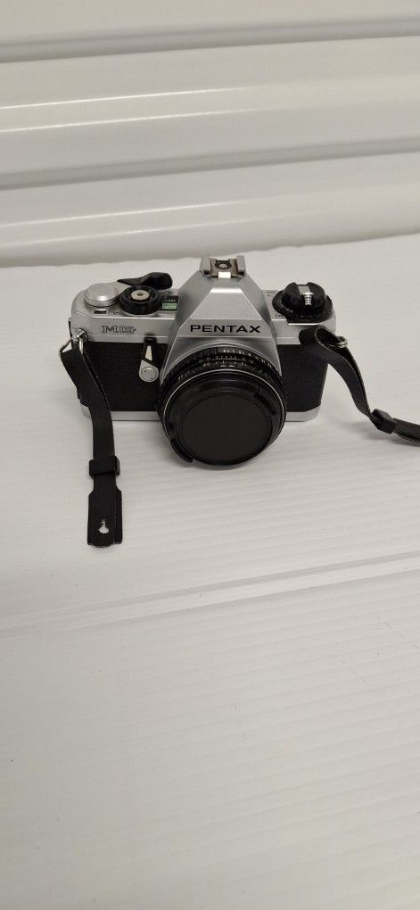 PENTAX  MG  VINTAGE  35mm  CAMERA