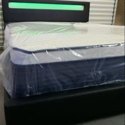 NEW QUEEN PILLOW TOP MATTRESS and BOX SPRING. Bed frame not included 👍