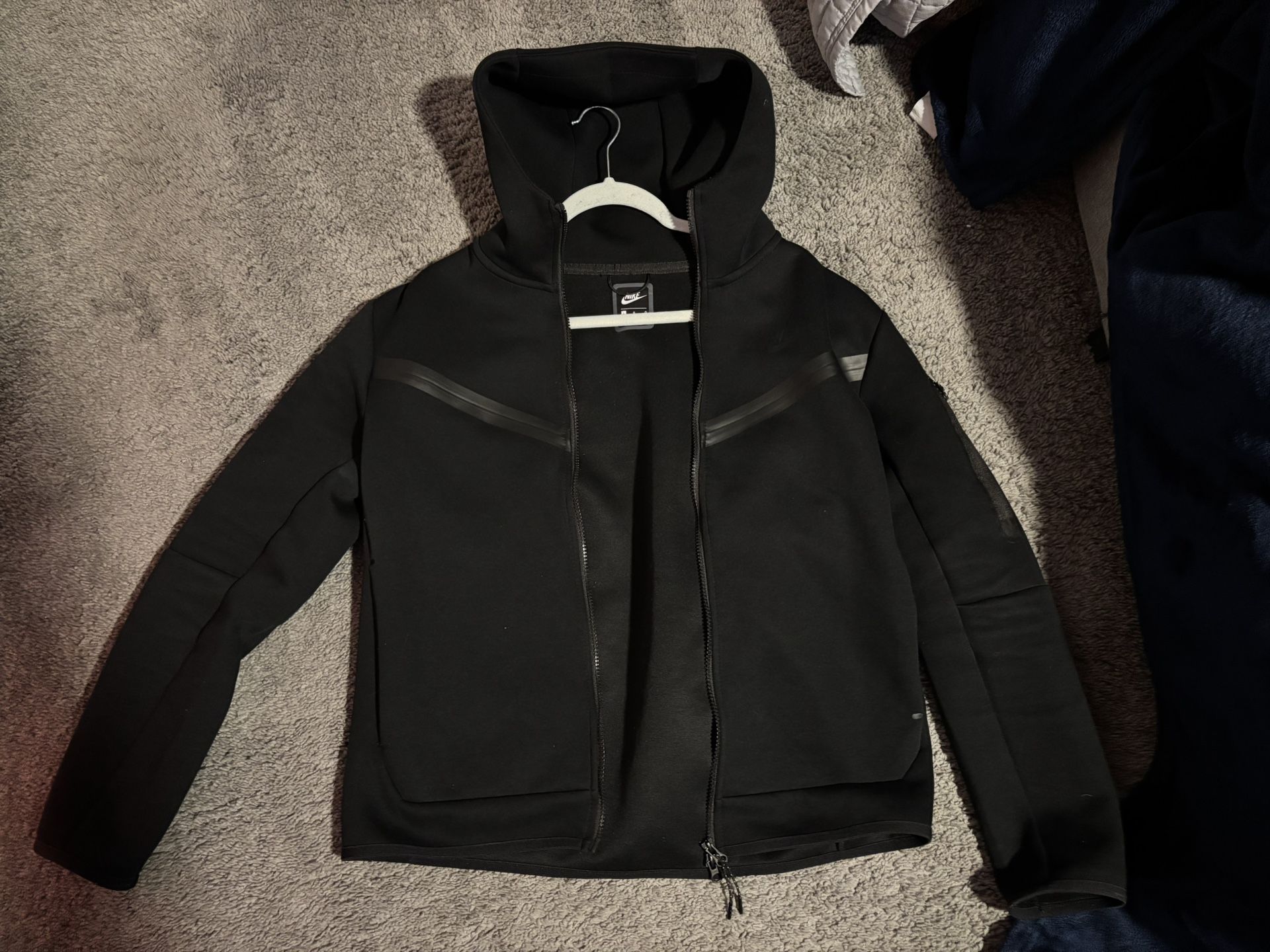 nike tech jacket