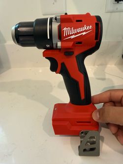 Milwaukee m18 drill driver